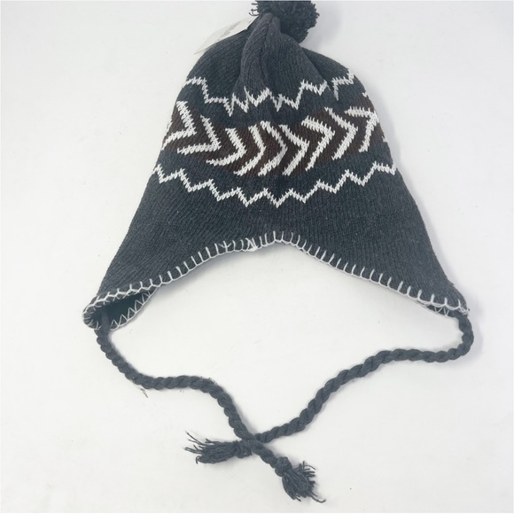 😻NWT Knit Beanie With Ear Flaps - Picture 1 of 4